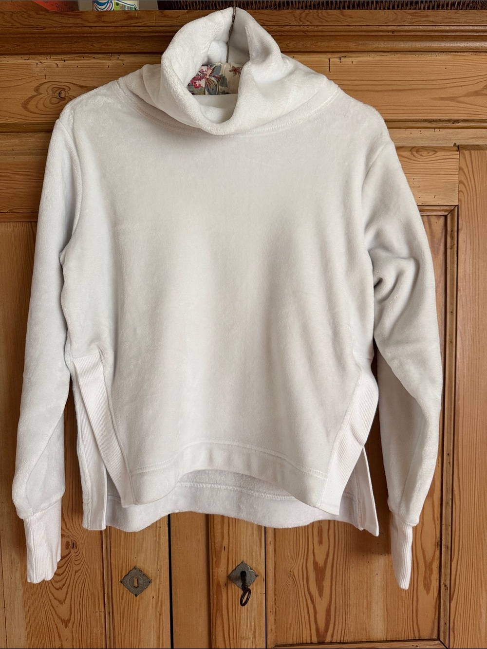 Athleta Cream Cozy Turtleneck Pullover
